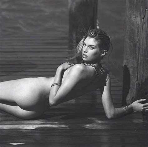 1 stella maxwell nude hottest pics leaked [ full collection ]