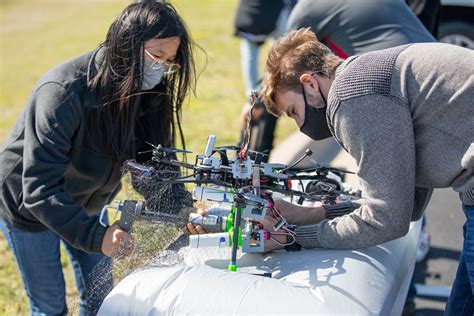 utdesign teams hone takedown skills  drone challenge news center  university  texas