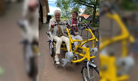 viv schenkt zonnebloem varsseveld een duo fiets zorg geldersepostnl