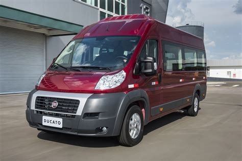 nova fiat ducato chega ao brasil  visual velho quatro rodas