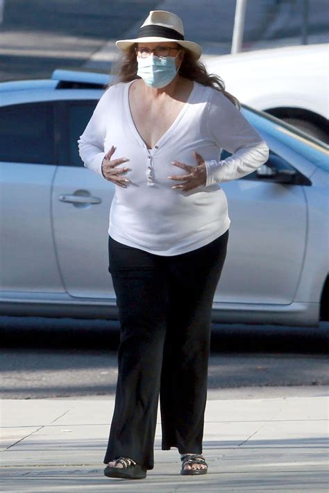 raquel welch spotted for first time in over 2 years