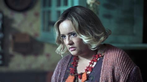 Chilling Adventures Of Sabrina Star Lucy Davis On Aunt Hildas Strong