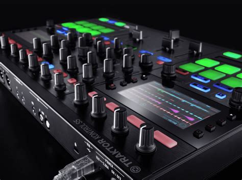 top news native instruments kontrol  dj controller amazonade