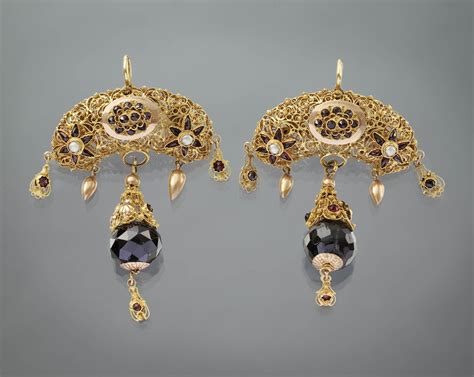 beeldbank van archieven musea en bibliotheken antieke sieraden sieraden klederdracht