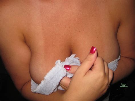 topless amateur just a towel august 2010 voyeur web