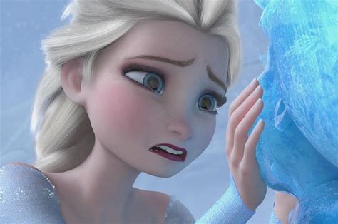 Someone Made Elsa The Villain Of Frozen And It S Everything