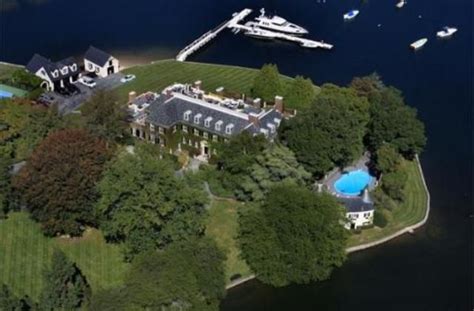 beautiful massachusetts waterfront homes  sale