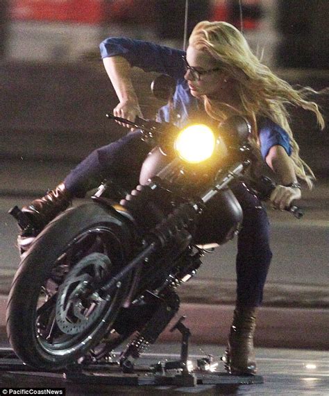 Margot Robbie Films Motorbike Stunt On Suicide Squad Set In Toronto