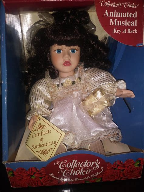 Dan Dee Collectors Choice Musical Fine Porcelain Doll With Cream