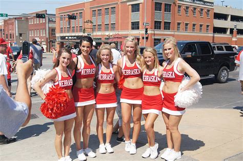 Yes The Cheerleader Effect Is Real – And You Can Make It Work In Your