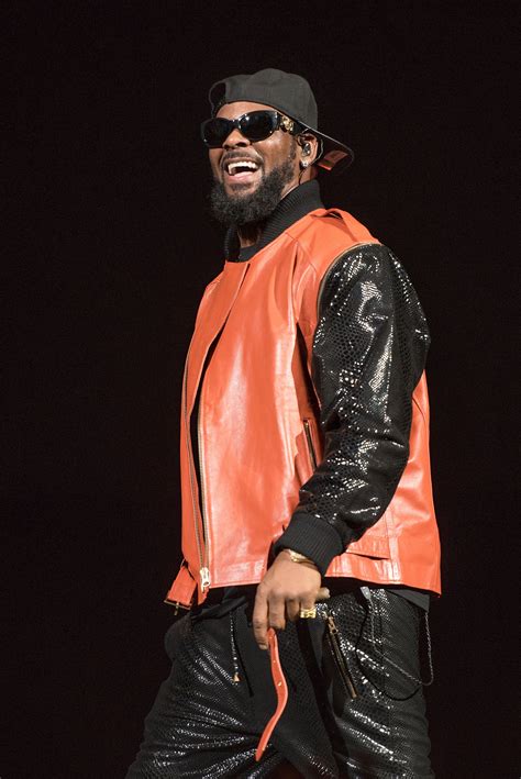 spotify removes r kelly music from its playlists due to new hate