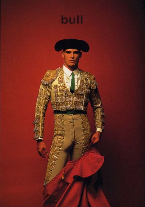 toreros vistiendose matador bullfighter traje de luces