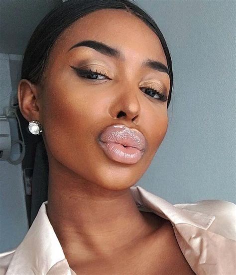 Pin By G Innovated On Poutfecttongue Juicy Lips Pout Face Full Lips