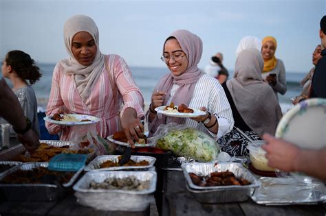 muslims around the world celebrate eid al fitr holiday as ramadan ends al arabiya english