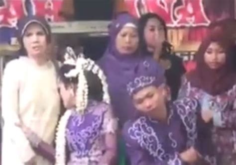 pengantin pria pingsan foto bugil bokep 2017
