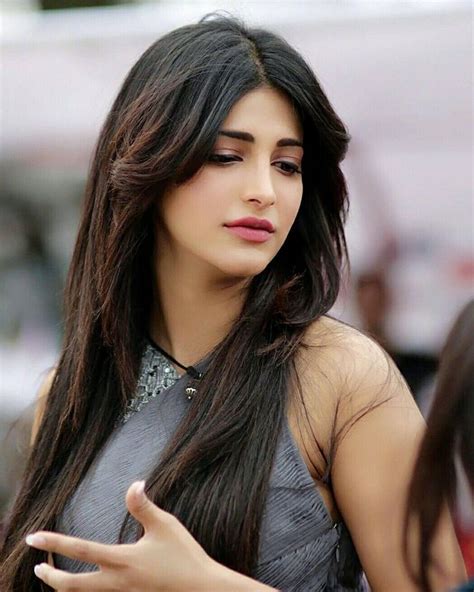 sexiest smile ever shruti hasan shruti hassan in 2019 shruti hasan shruti hassan beautiful