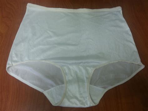 Vintage White Panties By Lorraine 70s 80s Size 6 90 Nylon