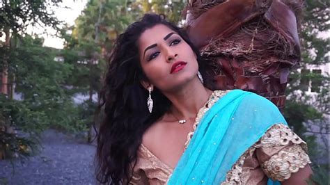 Alone Aunty Dancing On Bollywood Song Maya Xnxx
