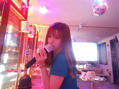 Eat Travel Repeat [korea] 노래방 Noraebang Korean Karaoke In Hongdae