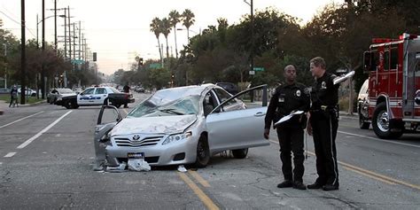 officers guide  managing  scene   car accident tactical