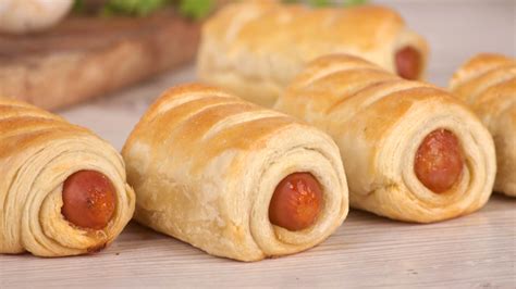 sausage rolls  pictures wikihow