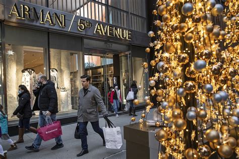 nycs  avenue named worlds  expensive shopping area bloomberg