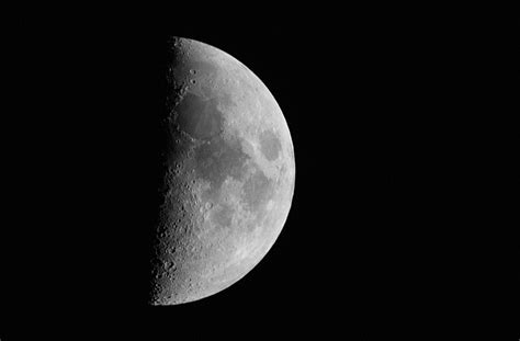 info spesial gambar bulan transparan