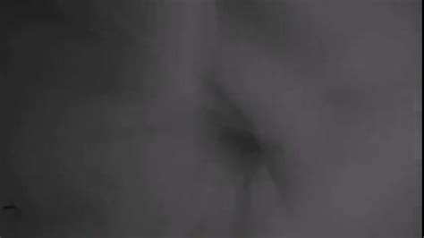 une caméra nocturne enregistre un couple qui baise pornodrome tv