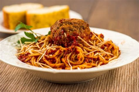 Whole Wheat Spaghetti With Marinara And Turkey Meatballs