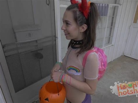 Skinny Teen Gets Fucked After Trick Or Treating Free Porn Videos