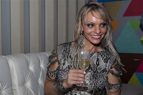 Miss Bumbum Indianara Carvalho Lança Sua Revista Sexy Em São Paulo