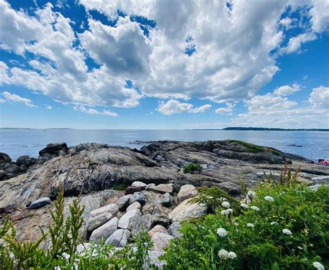 coastal towns  maine worth visiting lets  merry