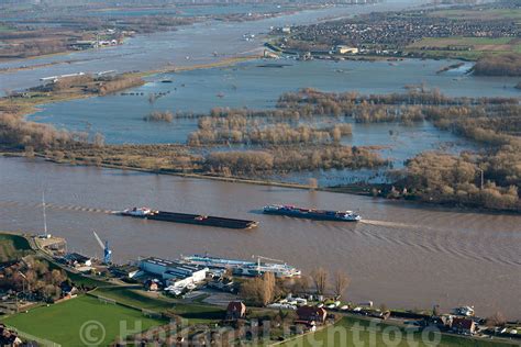 hollandluchtfoto bemmel luchtfoto wateroverlast bij bemmel