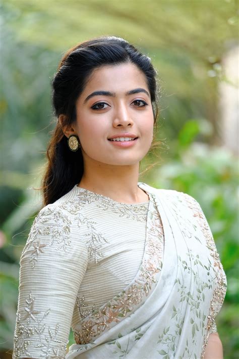 rashmika mandanna new hot photos in saree south indian