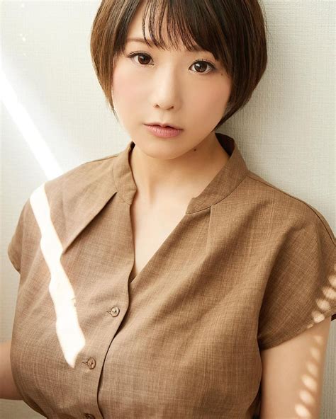 Shibuya Kaho Highres 1girl Asian Breasts Brown Eyes Brown Hair