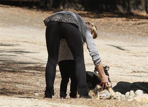 Kristen Bell Ass Celebrities In Yoga Pants