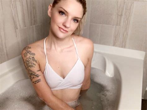 enjoying my bath [f][oc] ðŸ›€ðŸ ¦ porn pic eporner