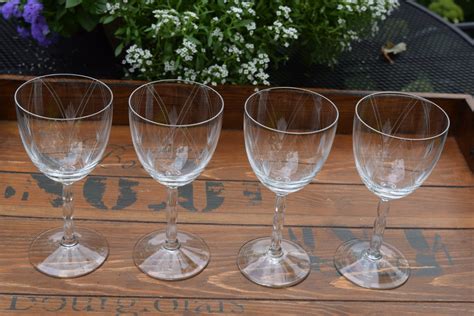 Vintage Etched Crystal Wine Glasses Set Of 4 Fostoria Heraldy Circa