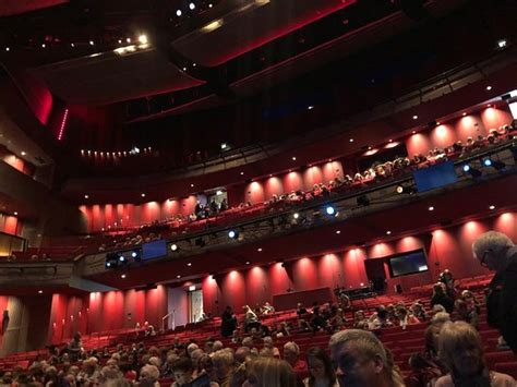 comfortable  spacious  levels  seating picture  bord gais energy theatre dublin