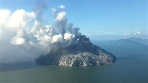 1 500 People Evacuated From Papua New Guinea After Volcano