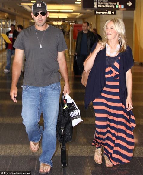 Tony Romo S Wife Candice Crawford Shows Off Incredible Figure Just 3