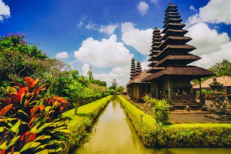 expat guide  living  indonesia  capital jakarta