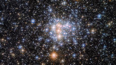 hubble space telescope captures exquisite view  nearby star cluster space