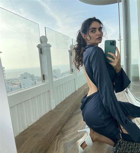 Gabriella Demetriades Turns Up The Heat With Her Photos Check Out The