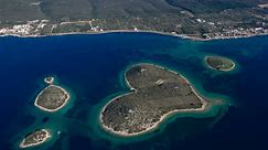Zdewastowano słynną wyspę w kształcie serca. Chorwaci oburzeni