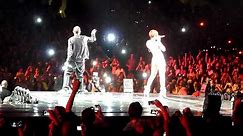 Rihanna & Eminem - Love the Way You Lie (Live @ Staples Center) [7.21.10]
