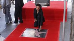 Lenny Kravitz inaugure son étoile sur le Hollywood Walk of Fame