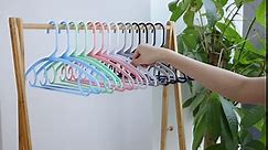 GoodtoU Plastic Hangers 60 Pack Heavy Duty Dry Wet Clothes Hangers Clothing Hangers for Everyday Standard Use
