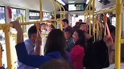 Cascavel apresenta ônibus elétricos com Wi-Fi, ar-condicionado e carregador para celular