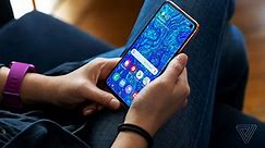 Samsung Galaxy S10E review: short, not shortchanged
